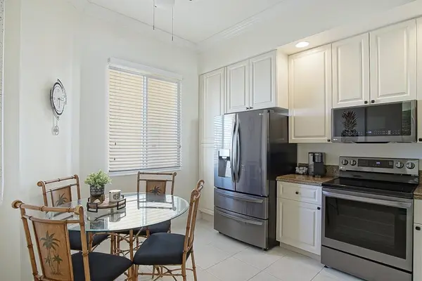 Hutchinson Island, FL 34949,19 Harbour Isle Dr W #306