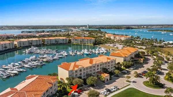 9 Harbour Isle Dr #102, Hutchinson Island, FL 34949