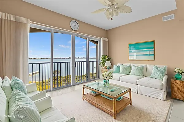 Hutchinson Island, FL 34949,20 Harbour Isle Dr #PH02