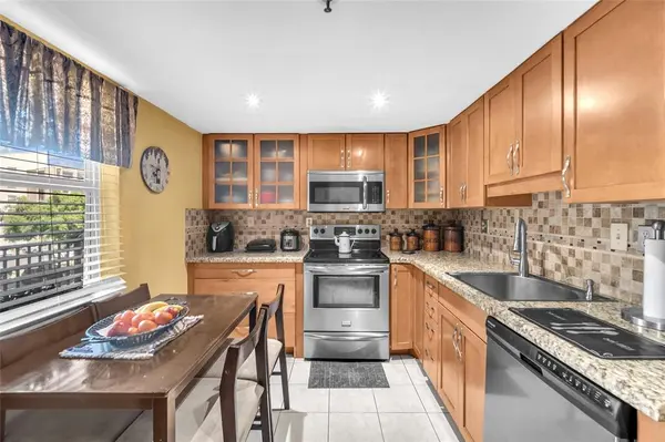 Lauderhill, FL 33319,3910 Inverrary Blvd #308-B