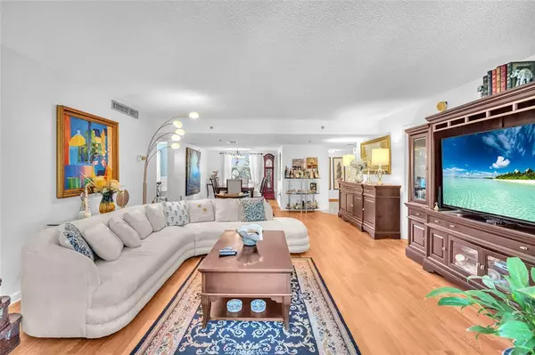 Lauderhill, FL 33319,3910 Inverrary Blvd #308-B