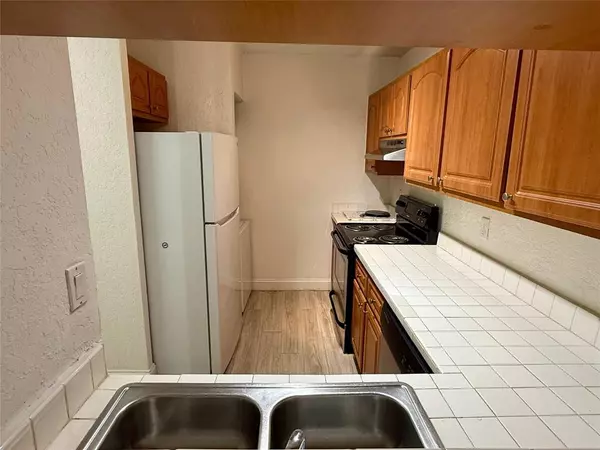 Coral Springs, FL 33065,2646 Riverside Dr #2646