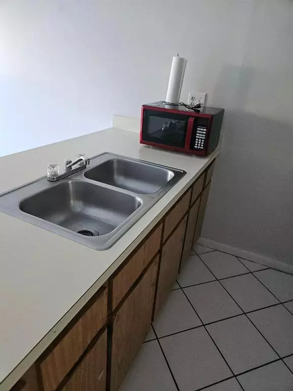 Coral Springs, FL 33065,2771 Riverside Dr #306