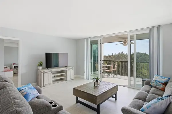 3910 Inverrary Blvd #708-B, Lauderhill, FL 33319