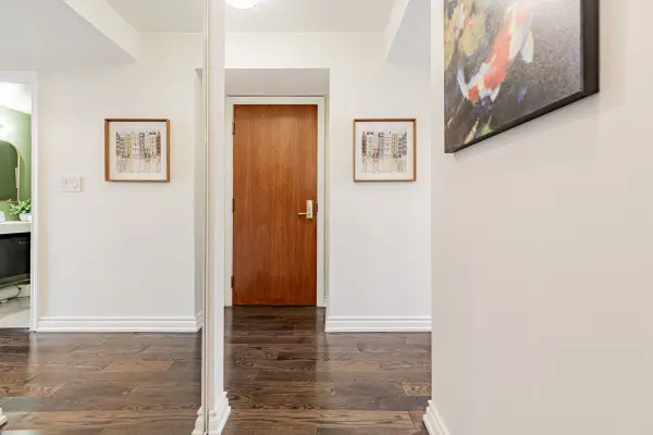 Toronto W06, ON M8V 3W9,1 Palace Pier CT #1112