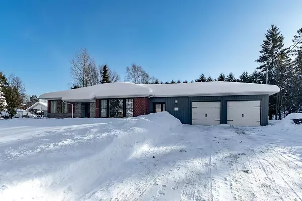 1201 Hawthorne DR, Greater Sudbury, ON P3A 1K5