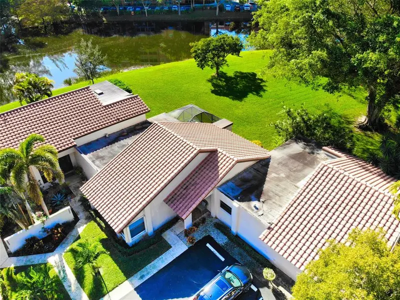 3056 Deer Creek Lake Shore Dr #3056, Deerfield Beach, FL 33442