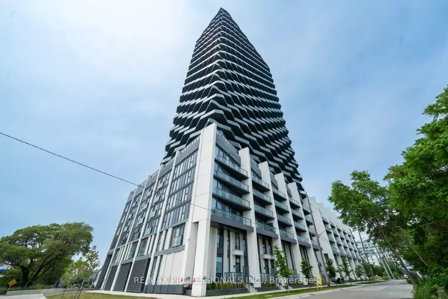 36 Zorra ST #305, Toronto W08, ON M8Z 0G5