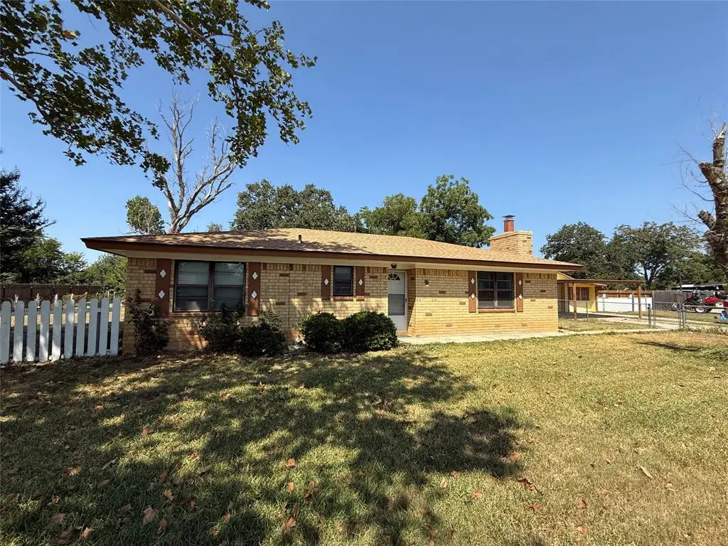 Bangs, TX 76823,206 Poco Street