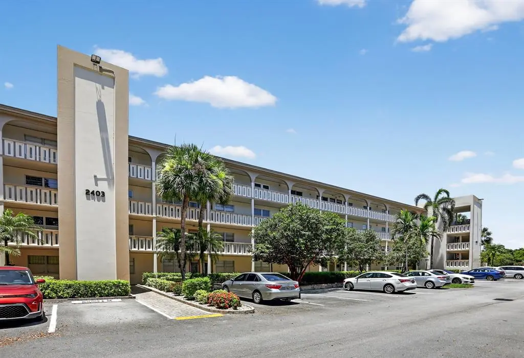 Coconut Creek, FL 33066,2403 Antigua Cir #B2