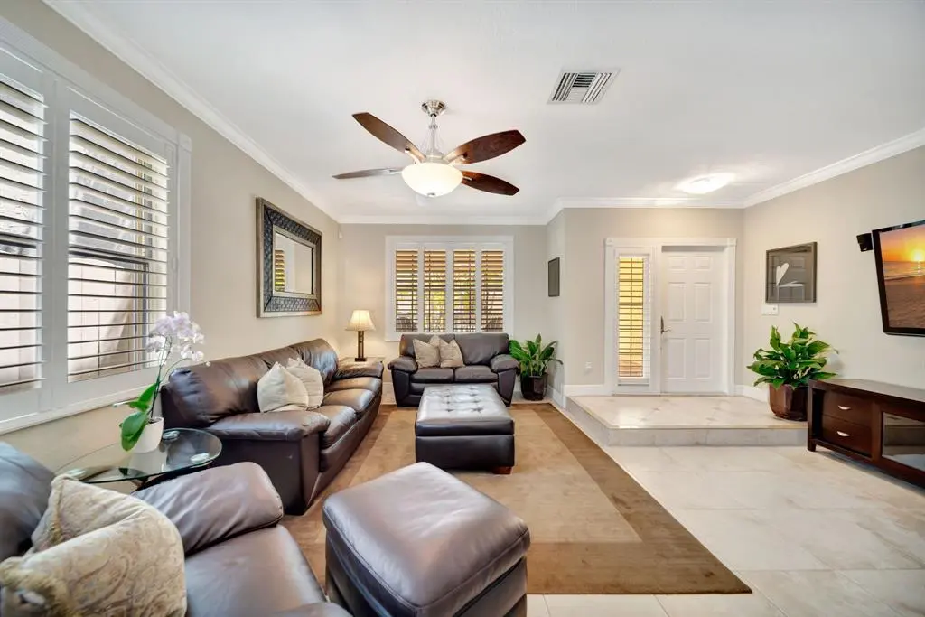 Fort Lauderdale, FL 33315,607 SW 5th Ave