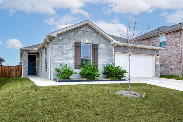 2513 Wayne Avenue, Aubrey, TX 76227