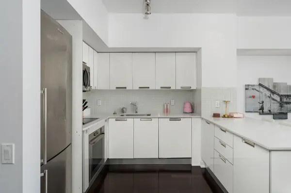 Toronto C08, ON M4Y 0A2,33 Charles ST E #3606