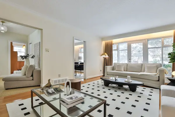 Toronto C14, ON M2N 4P8,12 Feldbar CT