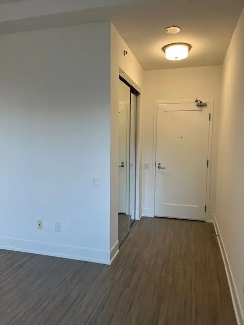 Toronto, ON M5P 2Y2,310 Tweedsmuir AVE #320