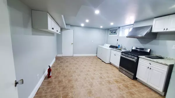 Oshawa, ON L1J 3Y9,1412 Lakefield ST #BASEMENT