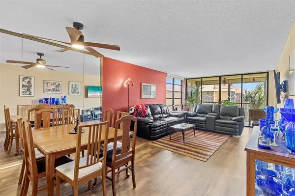 Margate, FL 33063,5836 Coral Lake Dr #312