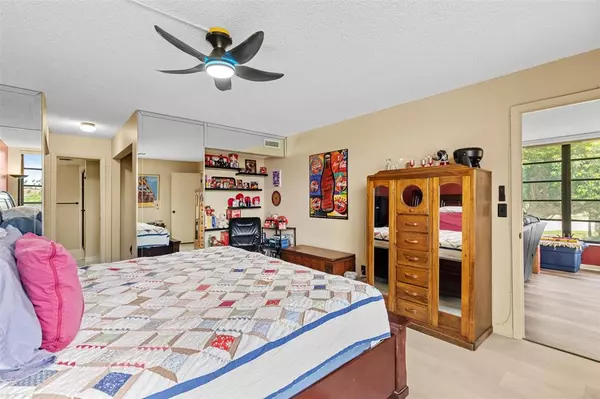 Margate, FL 33063,5836 Coral Lake Dr #312