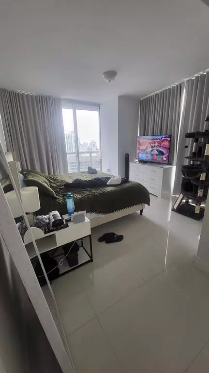 Miami, FL 33121,475 Brickell ave #4913