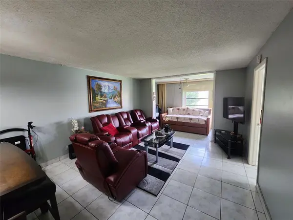 Sunrise, FL 33322,2750 Sunrise Lakes Dr #112