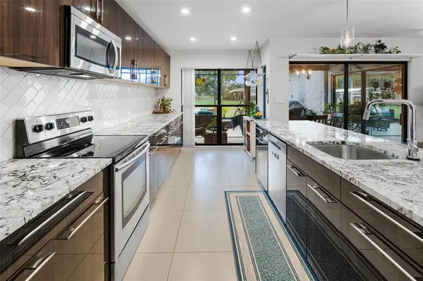 Deerfield Beach, FL 33442,3056 Deer Creek Lake Shore Dr #3056