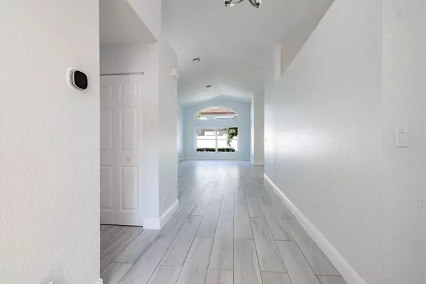 Delray Beach, FL 33445,3955 Sabal Lakes Road