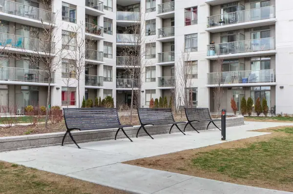 Toronto W02, ON M6H 4K5,812 Lansdowne AVE #516