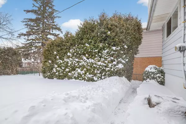 Burlington, ON L7P 2C7,1457 Jefferson RD #Lower