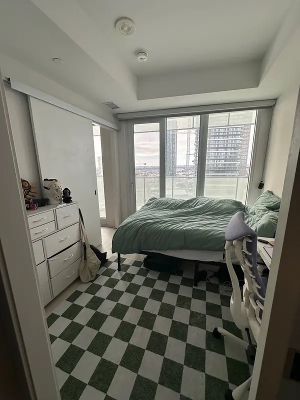 Mississauga, ON L5B 0M3,3900 Confederation Pkwy #1606