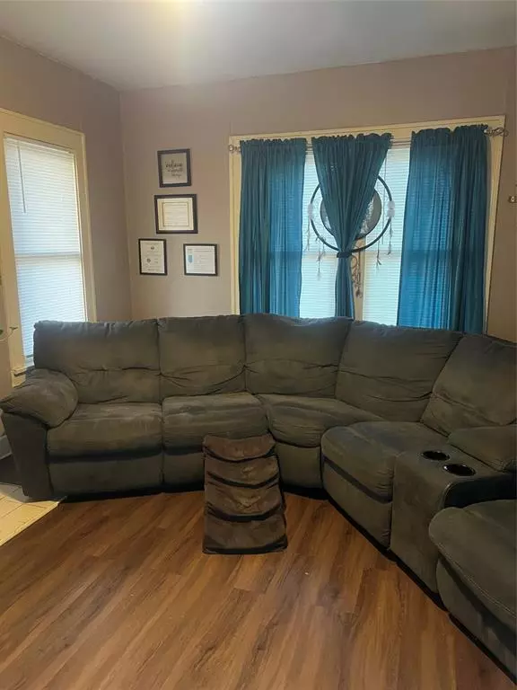 Dallas, TX 75214,6107 Richmond Avenue