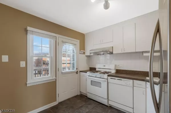 Bridgewater Twp., NJ 08807,11 Dartmouth Ave #4B