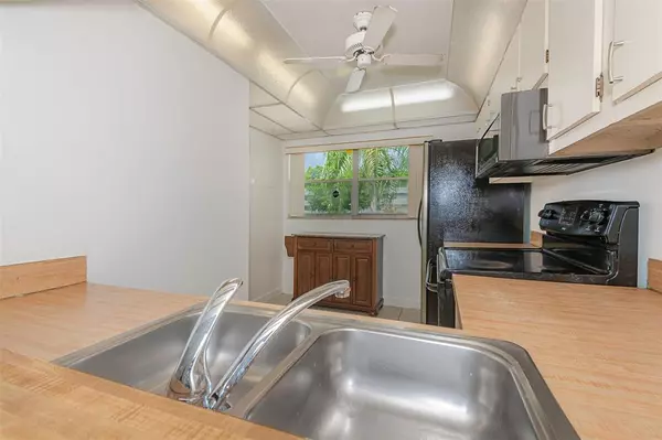 Tamarac, FL 33319,6075 N Sabal Palm Blvd #204