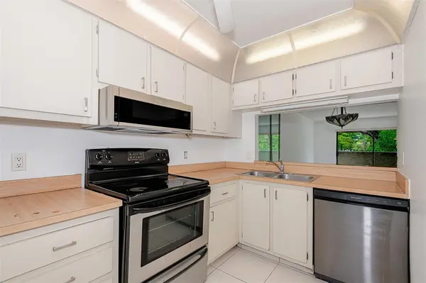 Tamarac, FL 33319,6075 N Sabal Palm Blvd #204