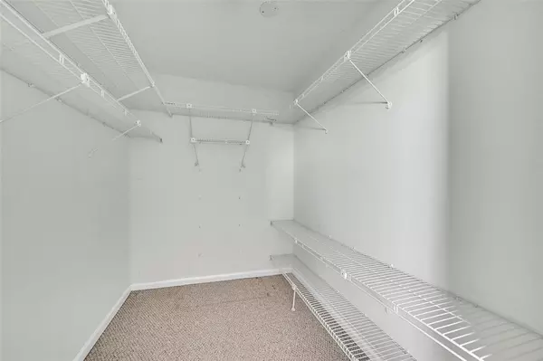 Margate, FL 33063,7210 Lake Circle Dr #401