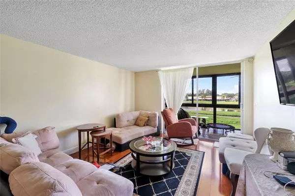 Margate, FL 33063,3241 Holiday Springs Blvd #210