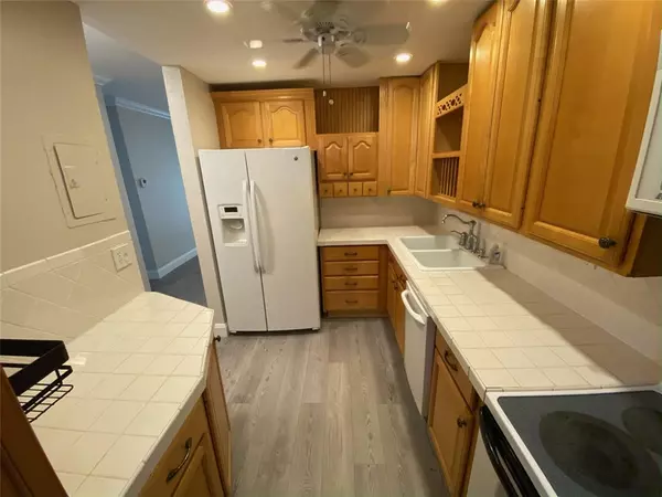 Fort Lauderdale, FL 33334,1400 NE 57th St #104