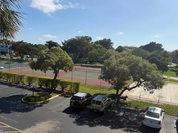 Tamarac, FL 33321,9301 N Lime Bay Blvd #102