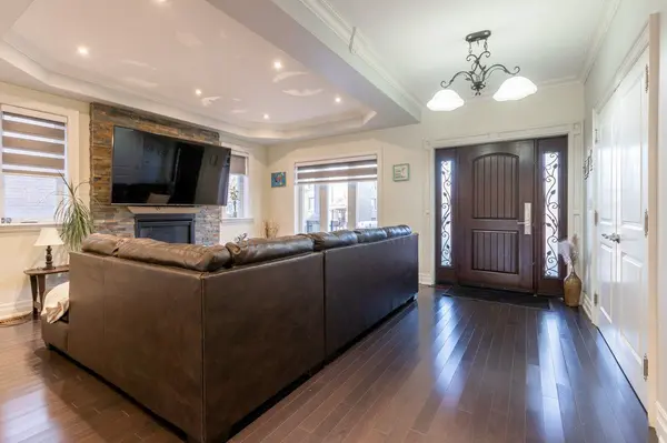 Toronto W03, ON M6E 2E3,21 Thornton AVE