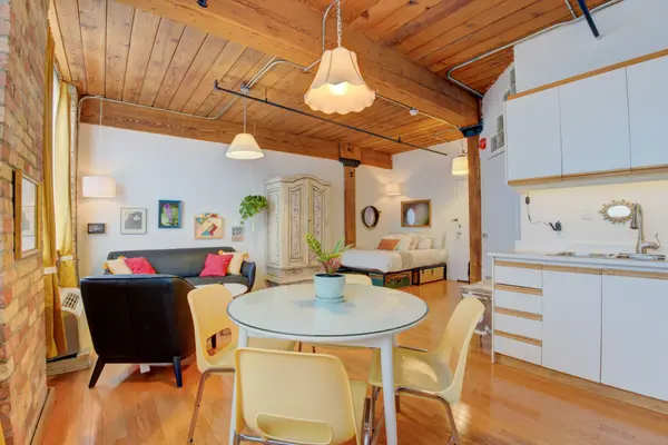 Toronto W01, ON M6K 2C8,24 Noble ST #203