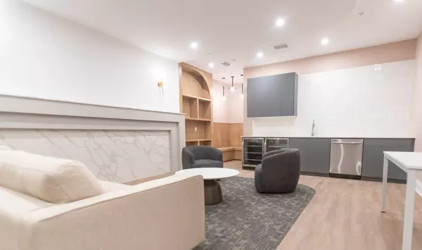 Kingston, ON K7L 1B3,223 Princess ST #617