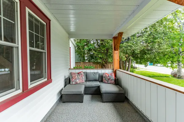 Lake Of Bays, ON P0B 1A0,8 North RD