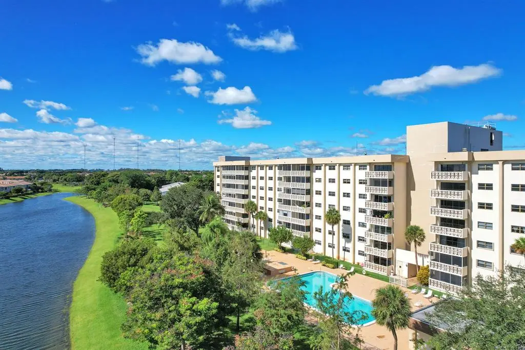 Miami, FL 33179,800 NE 195th St #601