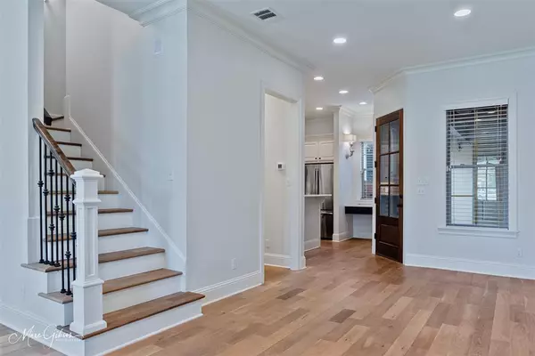 Shreveport, LA 71106,1930 Chestnut Park Lane