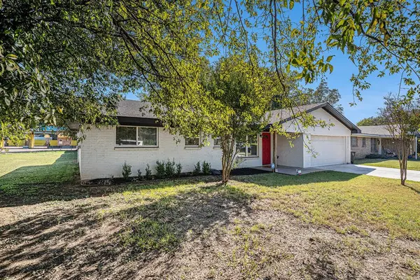 Cleburne, TX 76033,807 Poindexter Avenue