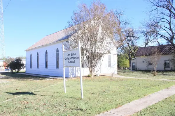 101 E Commerce, San Saba, TX 76877