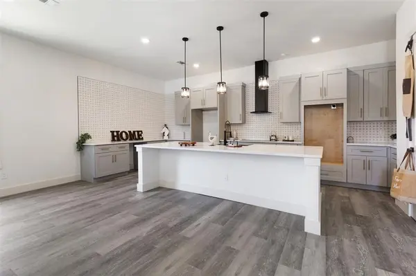 Denison, TX 75020,1008 W Walker Street