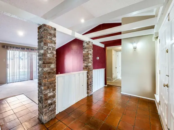 Dallas, TX 75248,7717 El Padre Lane