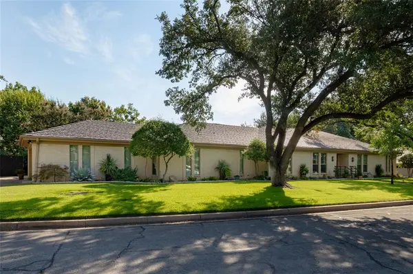 Fort Worth, TX 76116,6920 Tumbling Trail