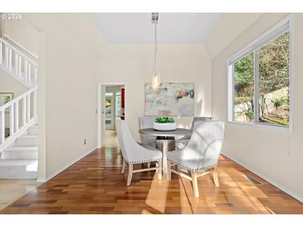 Lake Oswego, OR 97035,39 NOVA CT