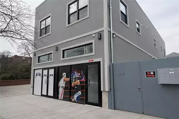 Staten Island, NY 10305,179 McClean AVE #1